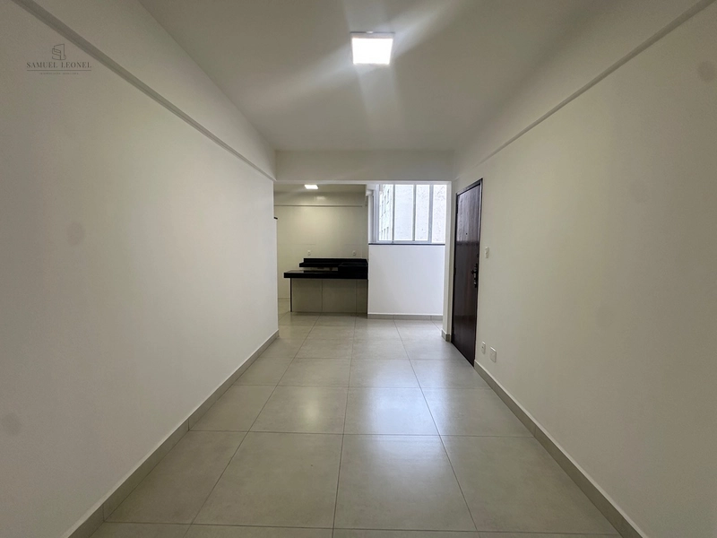 Apartamento de três quartos com dois banheiros todo reformado a venda na rua Santo Antônio Juiz de Fora MG: 6ª foto da galeria de imagens do imóvel
