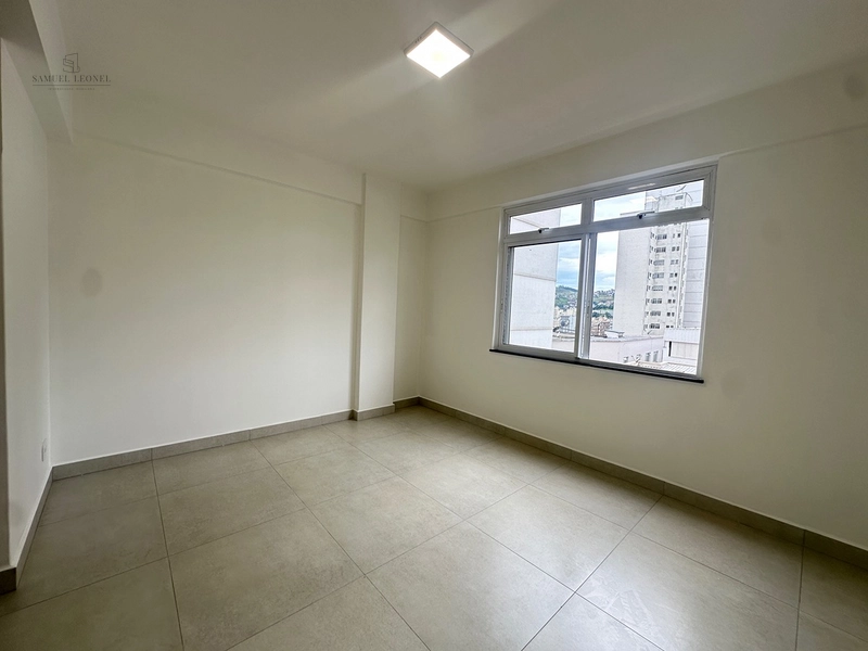 Apartamento de três quartos com dois banheiros todo reformado a venda na rua Santo Antônio Juiz de Fora MG: 15ª foto da galeria de imagens do imóvel