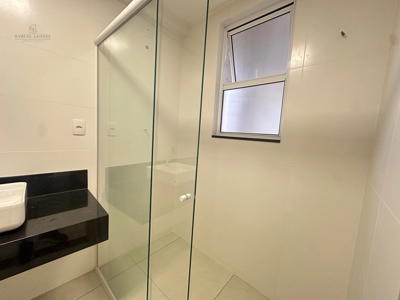 Apartamento de três quartos com dois banheiros todo reformado a venda na rua Santo Antônio Juiz de Fora MG: 12ª foto da galeria de imagens do imóvel