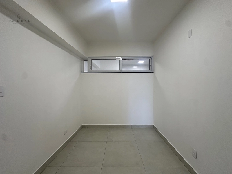 Apartamento de três quartos com dois banheiros todo reformado a venda na rua Santo Antônio Juiz de Fora MG: 8ª foto da galeria de imagens do imóvel