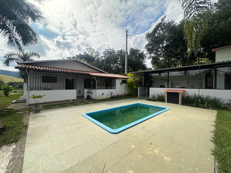 Chácara de 5000m2 com dois quartos, piscina, varanda gurmet, mais casa de apoio à venda em Caeté.: 14ª foto da galeria de imagens do imóvel