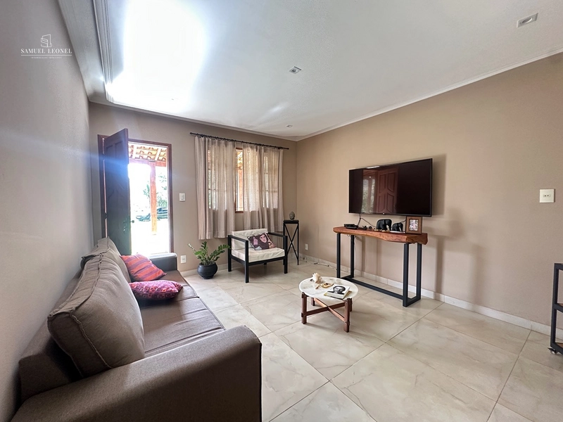 Chácara de 5000m2 com dois quartos, piscina, varanda gurmet, mais casa de apoio à venda em Caeté.: 4ª foto da galeria de imagens do imóvel