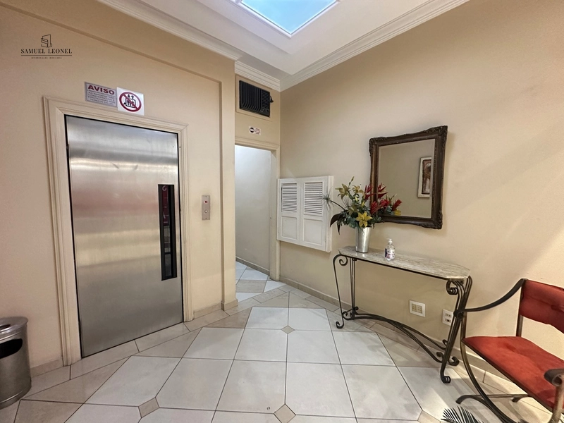 Apartamento flat de 2 quartos 1 suite vaga de garagem no centro: 1ª foto da galeria de imagens do imóvel