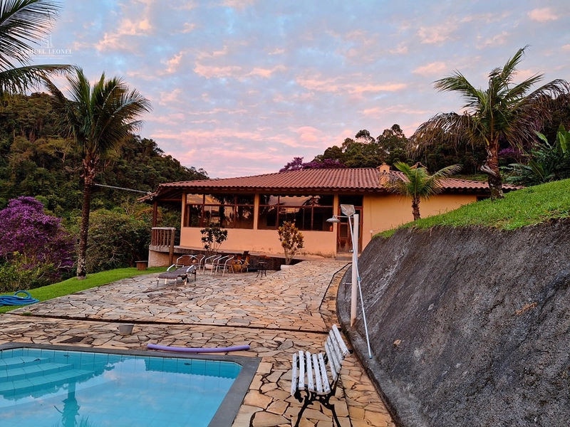 Sítio Exclusivo em Pedro Teixeira Privacidade, Natureza e Conforto para Toda a Família A venda por 1.190.000,00 : 3ª foto da galeria de imagens do imóvel