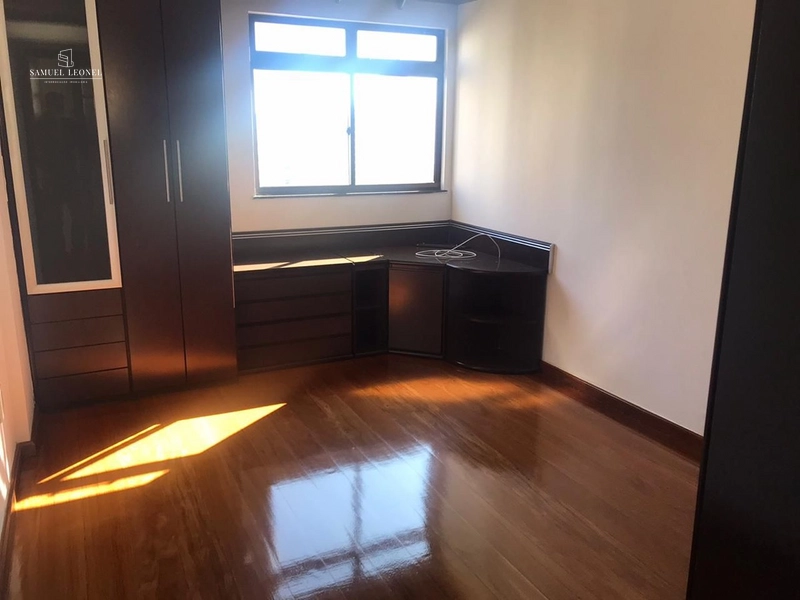 Apartamento de três quartos sendo um suíte com duas vagas de garagem à venda na rua Antônio Carlos Centro de Juiz de Fora Por 899.000,00: 6ª foto da galeria de imagens do imóvel