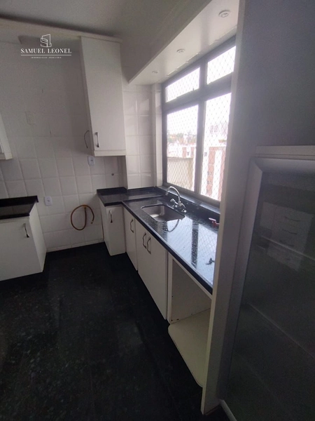 Apartamento de três quartos sendo um suíte com duas vagas de garagem à venda na rua Antônio Carlos Centro de Juiz de Fora Por 899.000,00: 11ª foto da galeria de imagens do imóvel