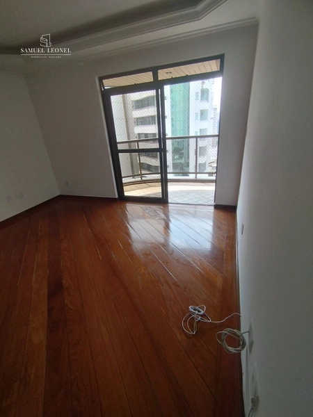 Apartamento de três quartos sendo um suíte com duas vagas de garagem à venda na rua Antônio Carlos Centro de Juiz de Fora Por 899.000,00: 12ª foto da galeria de imagens do imóvel