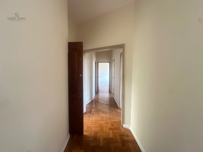 Apartamento de três quartos reformado a venda no centro de Juiz de Fora por 295.000,00: 9ª foto da galeria de imagens do imóvel