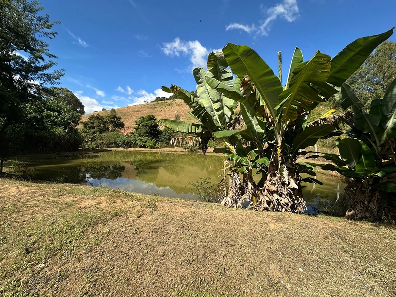 Granja com Açude e terreno de 3280m2 com piscina e obra inacabada à venda por 230.000,00: 10ª foto da galeria de imagens do imóvel