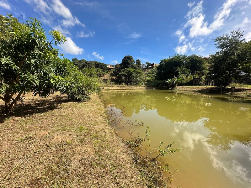 Granja com Açude e terreno de 3280m2 com piscina e obra inacabada à venda por 230.000,00: 5ª foto da galeria de imagens do imóvel