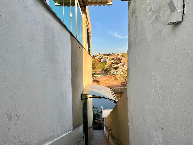 Casa moderna com vista definitiva para o lago no Granjeamento Portal do Sol | Chácara/MG: 22ª foto da galeria de imagens do imóvel