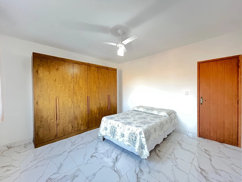Casa moderna com vista definitiva para o lago no Granjeamento Portal do Sol | Chácara/MG: 7ª foto da galeria de imagens do imóvel