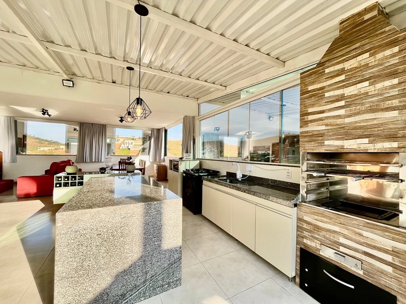 Casa moderna com vista definitiva para o lago no Granjeamento Portal do Sol | Chácara/MG: 16ª foto da galeria de imagens do imóvel