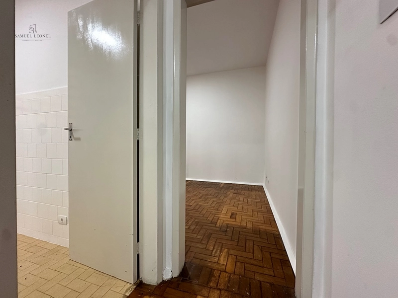 Apartamento de dois quartos reformado, com elevador, no calçadão da rua Halfed centro de Juiz de Fora: 6ª foto da galeria de imagens do imóvel