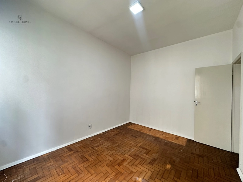 Apartamento de dois quartos reformado, com elevador, no calçadão da rua Halfed centro de Juiz de Fora: 25ª foto da galeria de imagens do imóvel