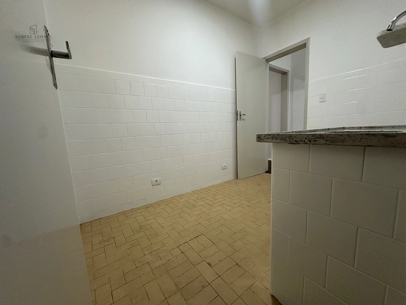 Apartamento de dois quartos reformado, com elevador, no calçadão da rua Halfed centro de Juiz de Fora: 13ª foto da galeria de imagens do imóvel