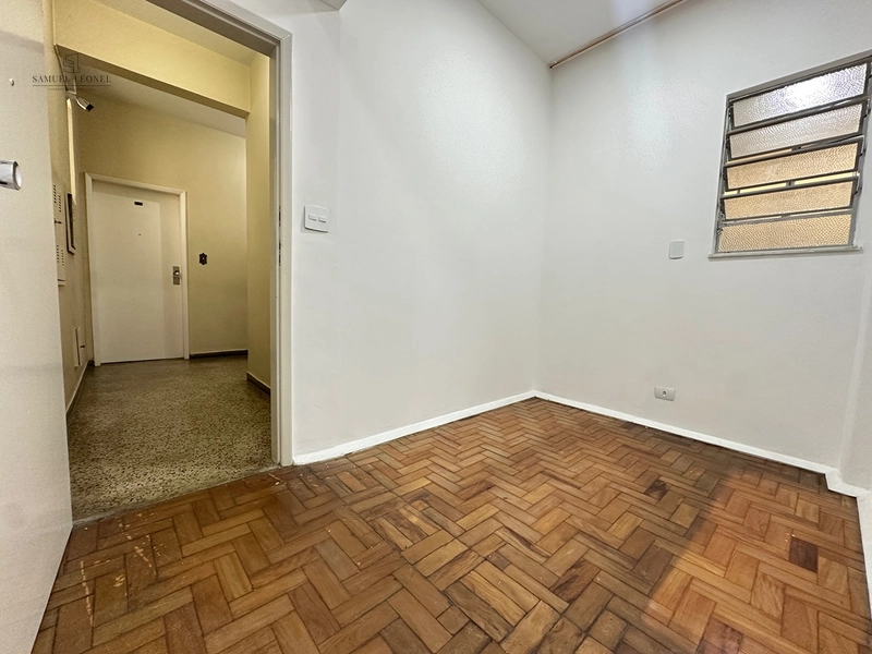 Apartamento de dois quartos reformado, com elevador, no calçadão da rua Halfed centro de Juiz de Fora: 4ª foto da galeria de imagens do imóvel