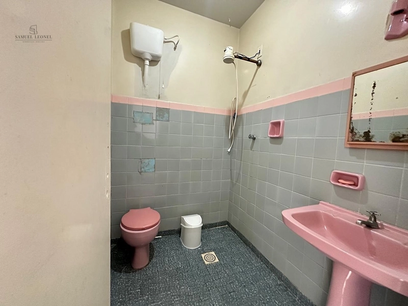 Casa linear com piscina de 4 quartos sendo dois suítes com três vagas para venda no Bairu por 950.000,00: 24ª foto da galeria de imagens do imóvel