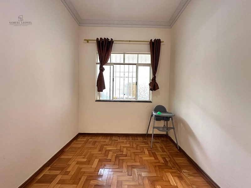 Casa linear com piscina de 4 quartos sendo dois suítes com três vagas para venda no Bairu por 950.000,00: 14ª foto da galeria de imagens do imóvel