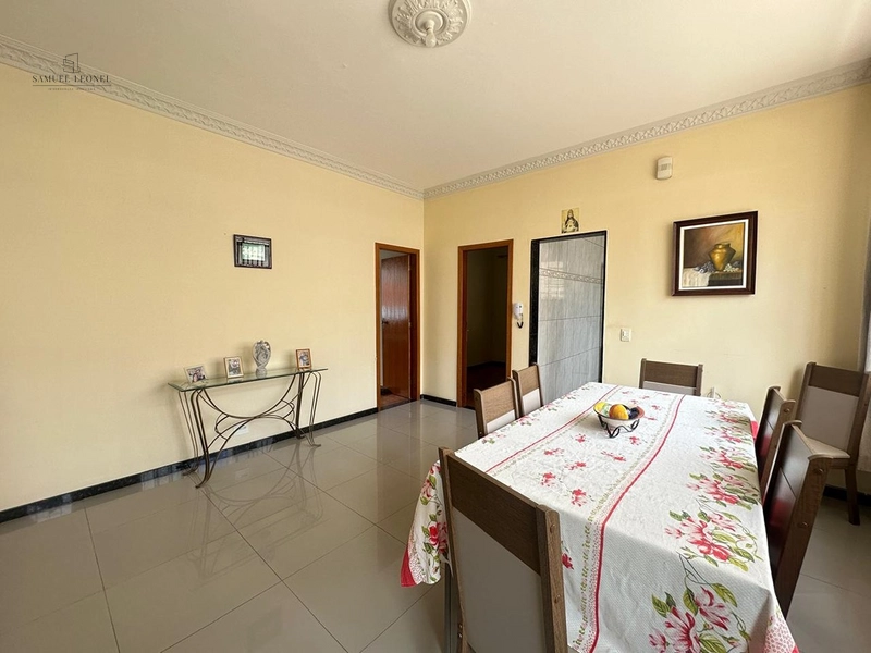 Casa linear com piscina de 4 quartos sendo dois suítes com três vagas para venda no Bairu por 950.000,00: 31ª foto da galeria de imagens do imóvel