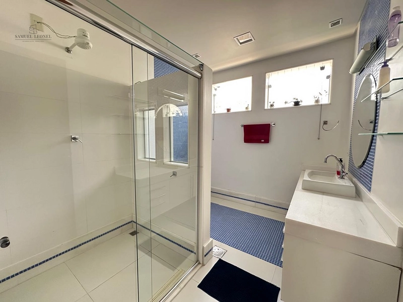 Casa linear com piscina de 4 quartos sendo dois suítes com três vagas para venda no Bairu por 950.000,00: 9ª foto da galeria de imagens do imóvel