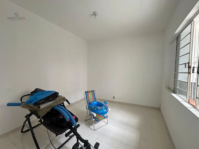 Casa linear com piscina de 4 quartos sendo dois suítes com três vagas para venda no Bairu por 950.000,00: 25ª foto da galeria de imagens do imóvel