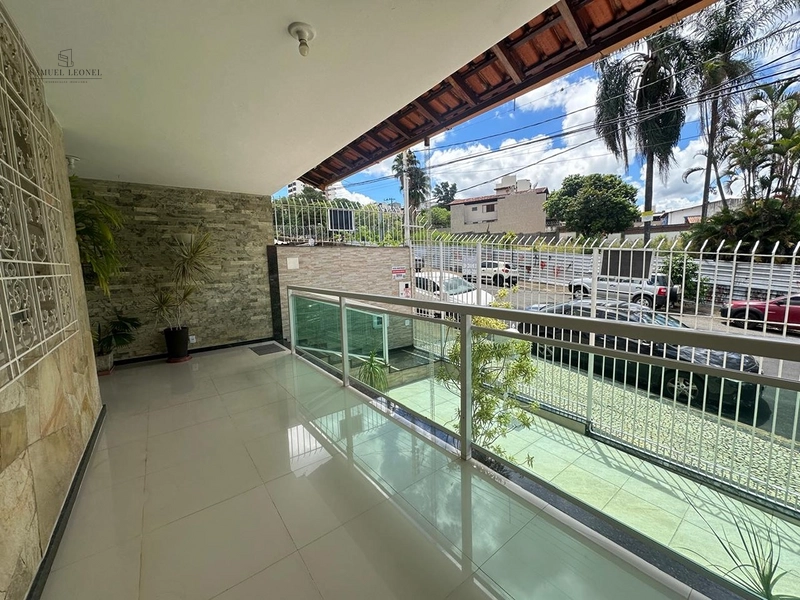 Casa linear com piscina de 4 quartos sendo dois suítes com três vagas para venda no Bairu por 950.000,00: 3ª foto da galeria de imagens do imóvel