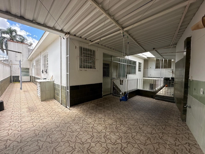 Casa linear com piscina de 4 quartos sendo dois suítes com três vagas para venda no Bairu por 950.000,00: 27ª foto da galeria de imagens do imóvel