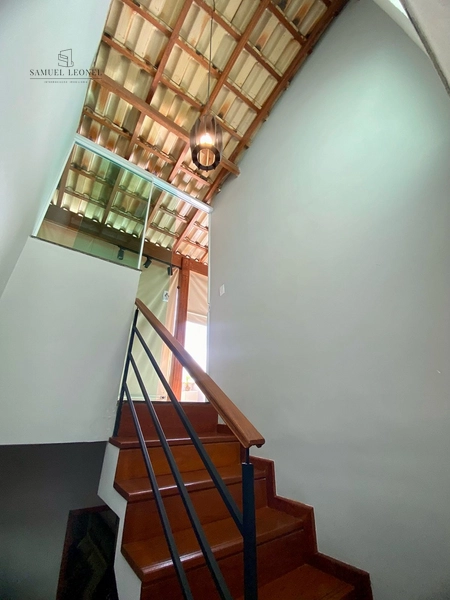 Casa três quartos um suíte com vaga em condomínio fechado, a venda por 520.000,00 no Monte Castelo Juiz de Fora : 27ª foto da galeria de imagens do imóvel