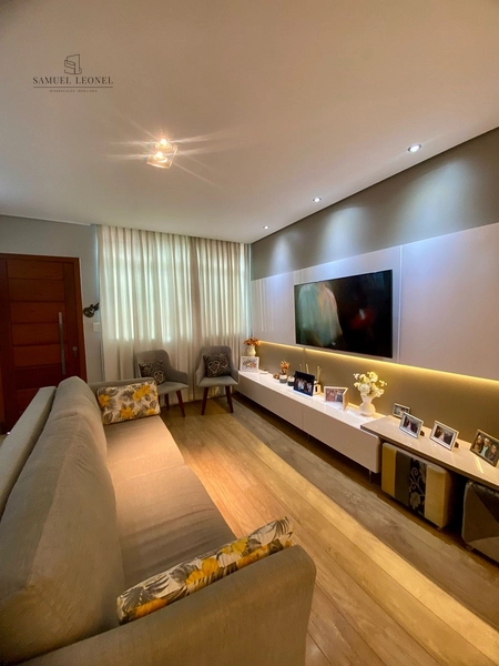 Casa três quartos um suíte com vaga em condomínio fechado, a venda por 520.000,00 no Monte Castelo Juiz de Fora : 11ª foto da galeria de imagens do imóvel