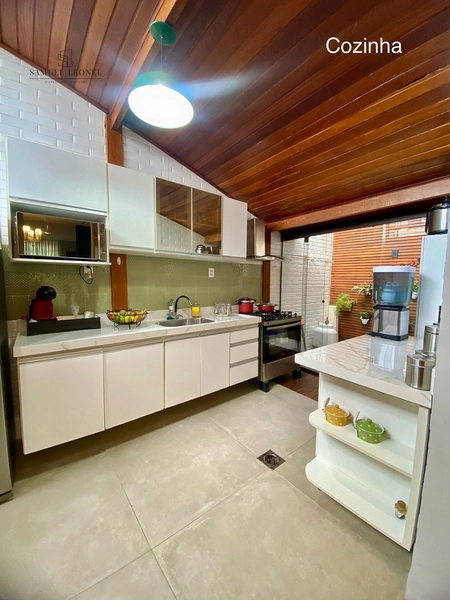 Casa três quartos um suíte com vaga em condomínio fechado, a venda por 520.000,00 no Monte Castelo Juiz de Fora : 6ª foto da galeria de imagens do imóvel