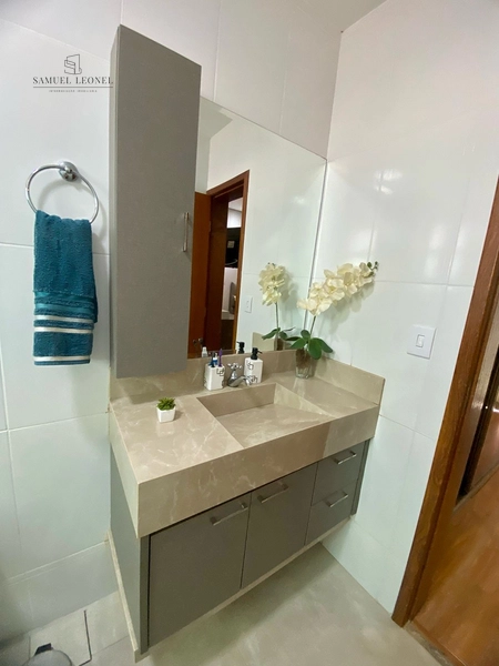 Casa três quartos um suíte com vaga em condomínio fechado, a venda por 520.000,00 no Monte Castelo Juiz de Fora : 14ª foto da galeria de imagens do imóvel