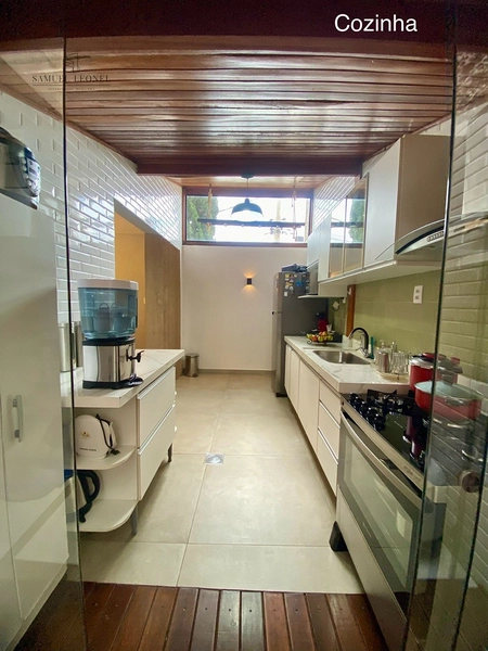 Casa três quartos um suíte com vaga em condomínio fechado, a venda por 520.000,00 no Monte Castelo Juiz de Fora : 4ª foto da galeria de imagens do imóvel