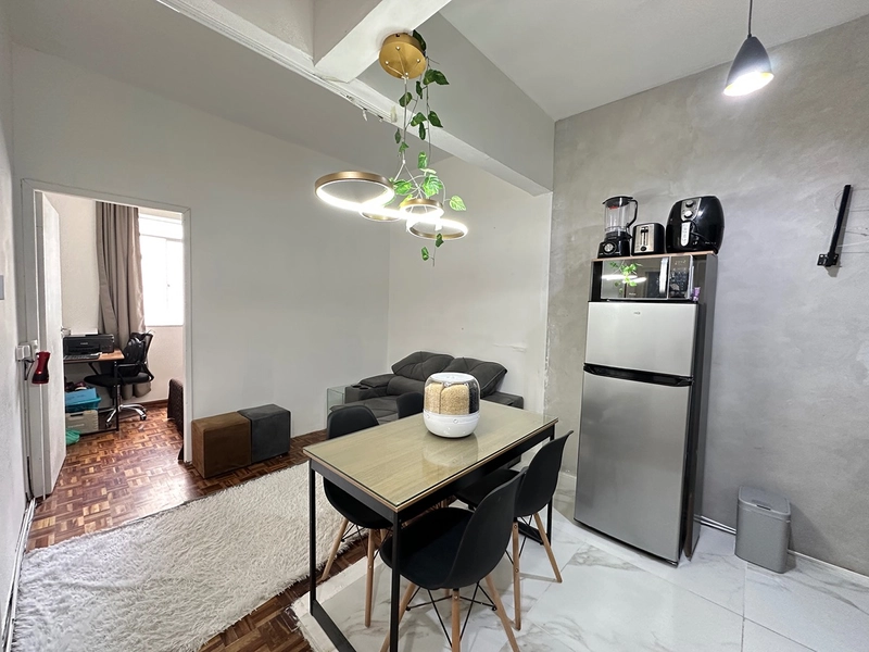 Apartamento de dois quartos a venda todo mobiliado no centro de juiz de fora : 1ª foto da galeria de imagens do imóvel
