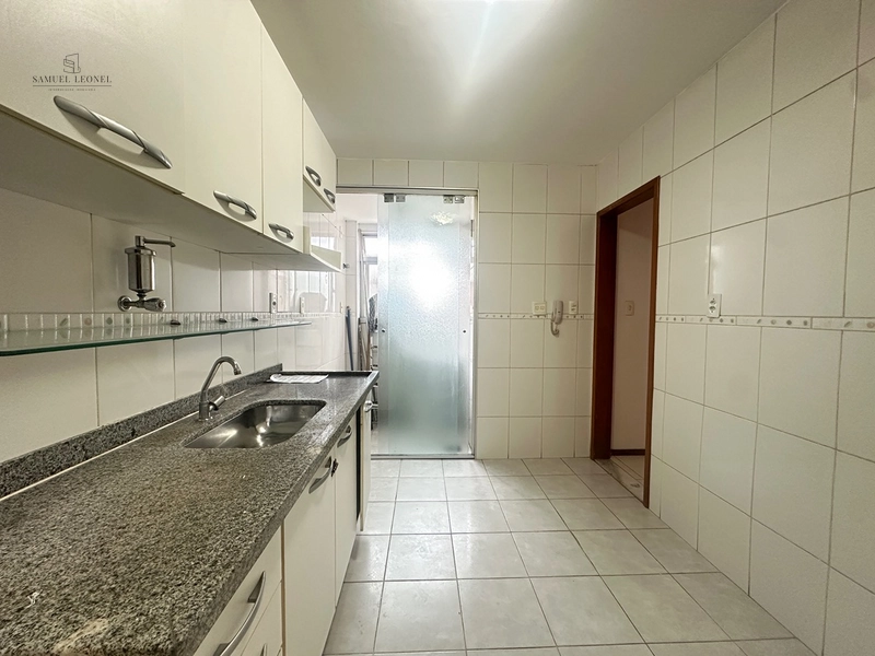 Apartamento de dois quartos e um banheiro com vaga de garagem à venda no bairro Santa Helena Juiz de Fora MG : 2ª foto da galeria de imagens do imóvel