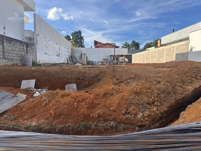Casa de 4 quartos 1 suite nova em lote plano pra venda em condomínio fechado, bosque do imperador Juiz de Fora MG: 4ª foto da galeria de imagens do imóvel