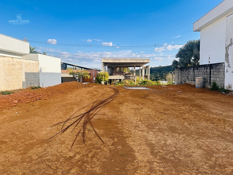 Casa de 4 quartos 1 suite nova em lote plano pra venda em condomínio fechado, bosque do imperador Juiz de Fora MG: 8ª foto da galeria de imagens do imóvel