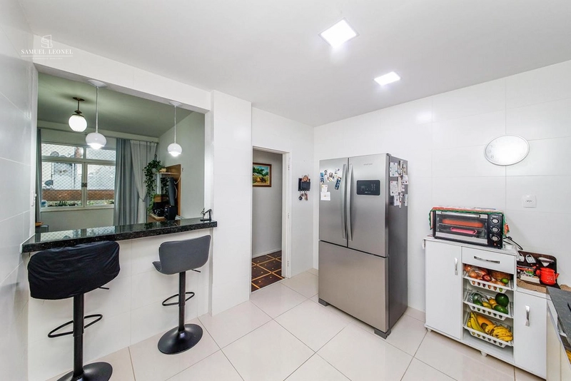 Apartamento de três quartos dois banheiros reformado no centro de Juiz de Fora MG: 4ª foto da galeria de imagens do imóvel