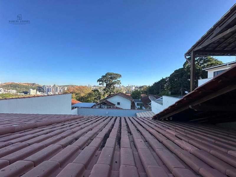 Casa em rua silenciosa com três quartos um suíte à venda no Paineiras Juiz de Fora MG : 12ª foto da galeria de imagens do imóvel