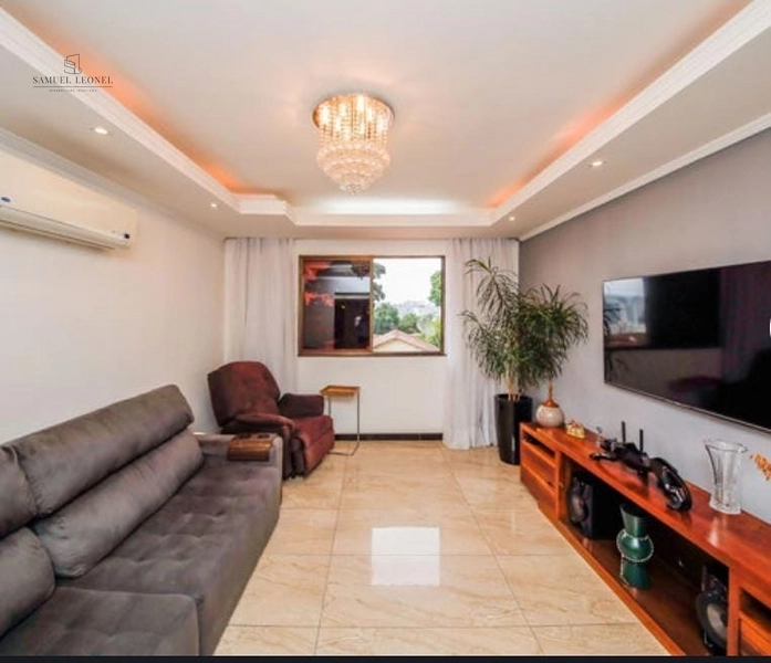 Casa em rua silenciosa com três quartos um suíte à venda no Paineiras Juiz de Fora MG : 3ª foto da galeria de imagens do imóvel