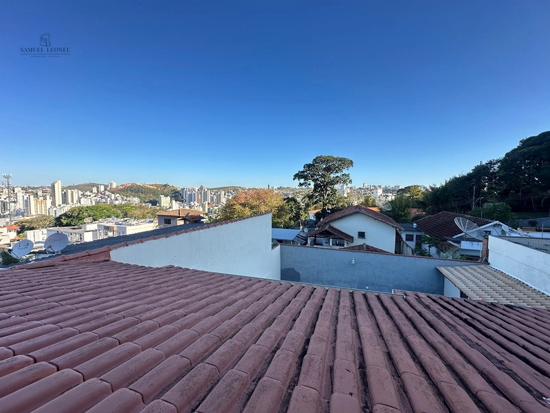 Casa em rua silenciosa com três quartos um suíte à venda no Paineiras Juiz de Fora MG : 9ª foto da galeria de imagens do imóvel