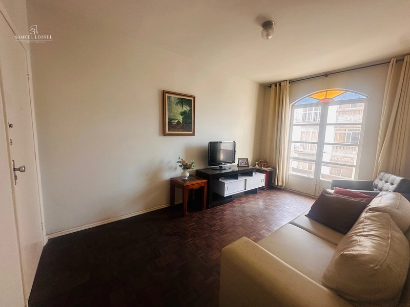 Apartamento com dois quartos um suíte com elevador e vaga de garagem à venda por 359.000,00: 2ª foto da galeria de imagens do imóvel