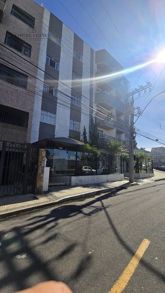 Apartamento de dois quartos com dois banheiros e uma vaga à venda no Paineiras Juiz de Fora : 3ª foto da galeria de imagens do imóvel