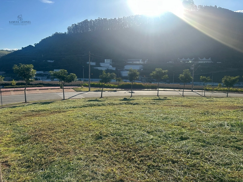 Lotes de esquina com leve declive ou aclive a depender de qual das três ruas faça o acesso da casa no condomínio fechado estrela alta para venda por 450.000,00: 6ª foto da galeria de imagens do imóvel