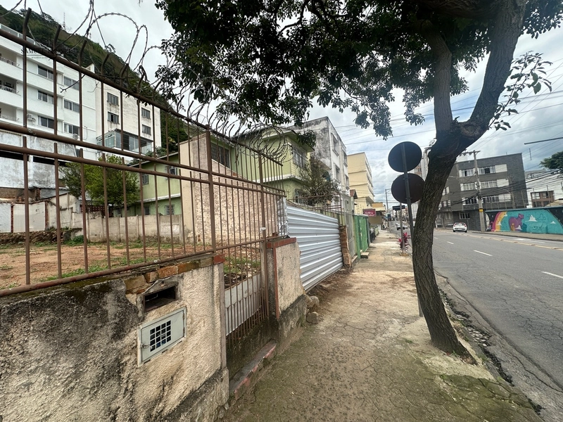 Terreno a venda no centro de Juiz de Fora: 3ª foto da galeria de imagens do imóvel
