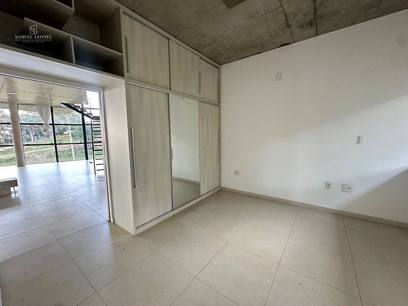 Casa em condomínio fechado com 4 quartos sendo 2 suítes pra venda por 1.300.000,00: 10ª foto da galeria de imagens do imóvel