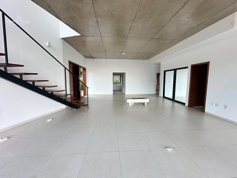 Casa em condomínio fechado com 4 quartos sendo 2 suítes pra venda por 1.300.000,00: 5ª foto da galeria de imagens do imóvel