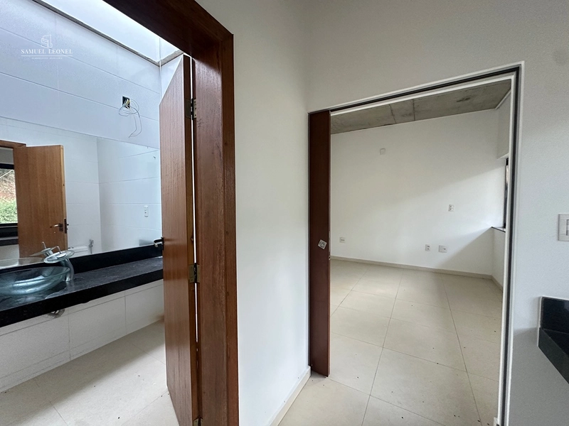 Casa em condomínio fechado com 4 quartos sendo 2 suítes pra venda por 1.300.000,00: 11ª foto da galeria de imagens do imóvel