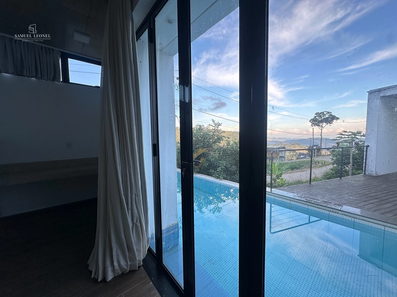 Casa em condomínio fechado com 4 quartos sendo 2 suítes pra venda por 1.300.000,00: 17ª foto da galeria de imagens do imóvel