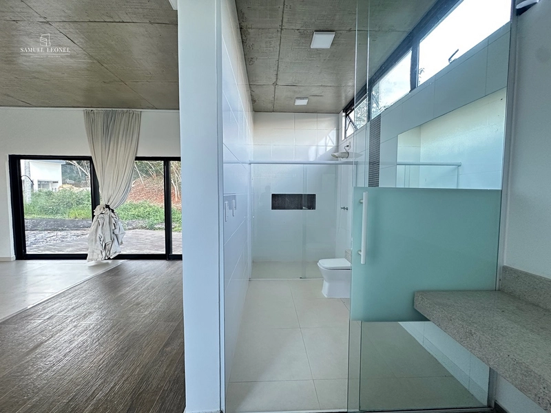 Casa em condomínio fechado com 4 quartos sendo 2 suítes pra venda por 1.300.000,00: 16ª foto da galeria de imagens do imóvel